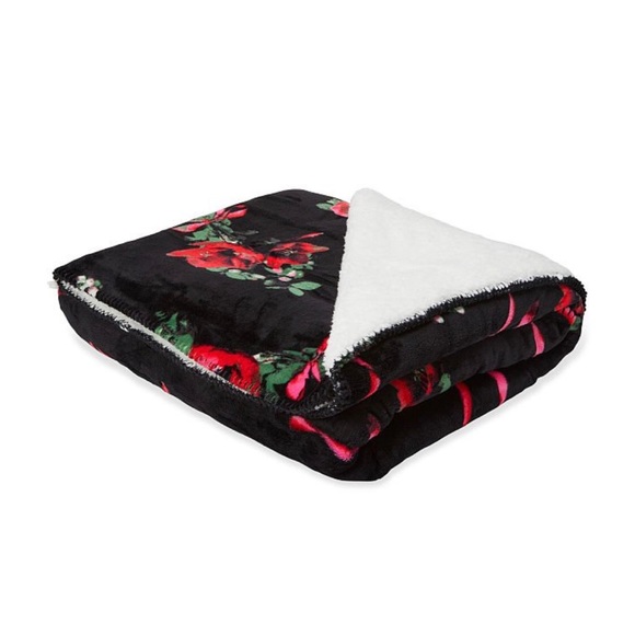 Victoria's Secret Bedding Soldnwt Victorias Secret Blanket Sealed In Original Packaging